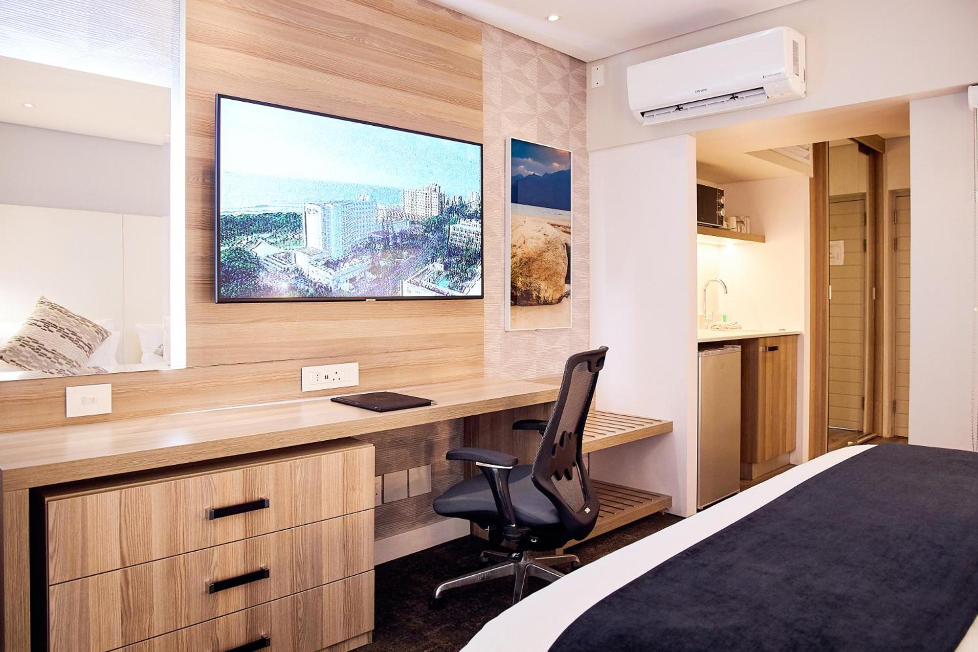First Group Riviera Suites Cape Town Ngoại thất bức ảnh